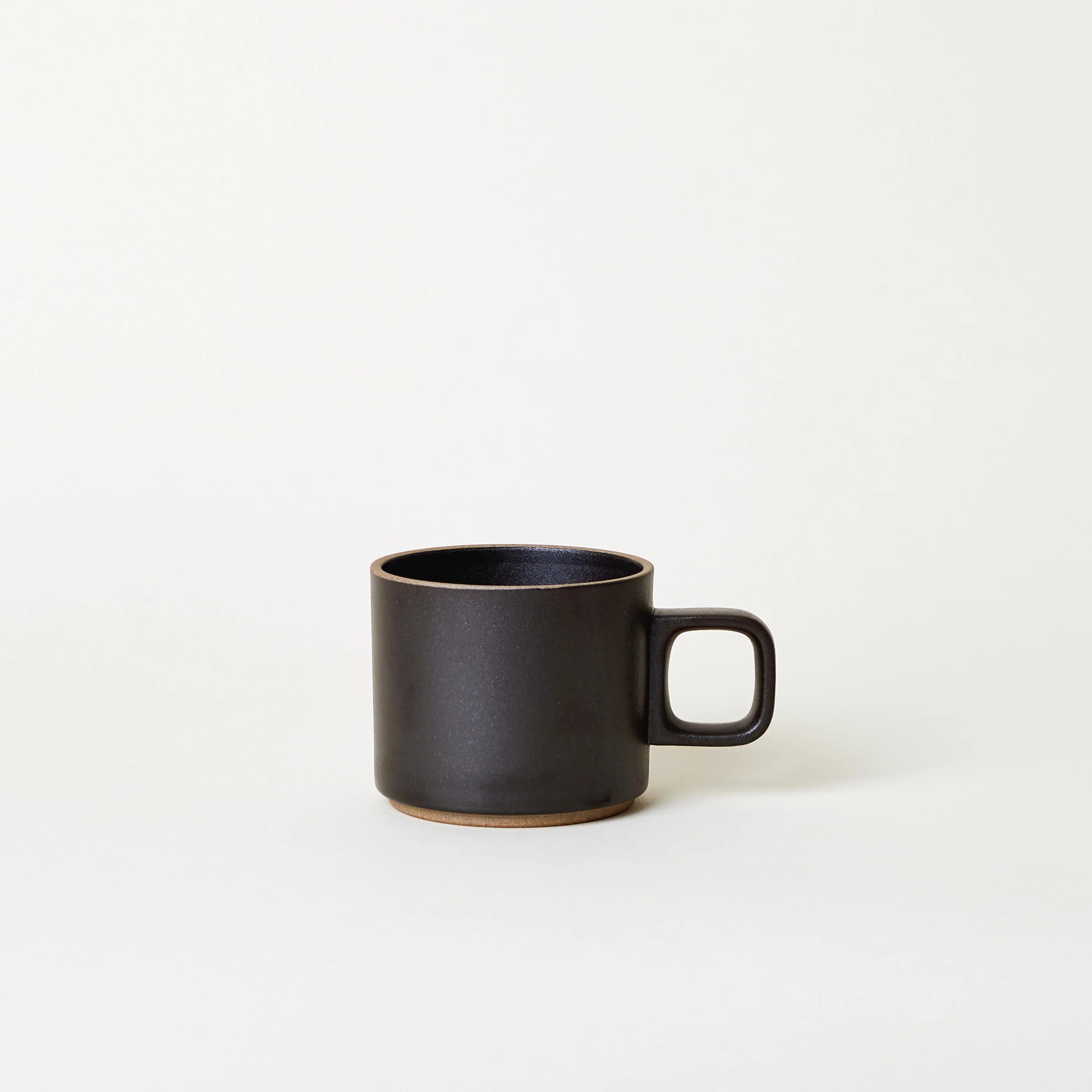 11 oz Hasami Porcelain Mug in Black - Image 3