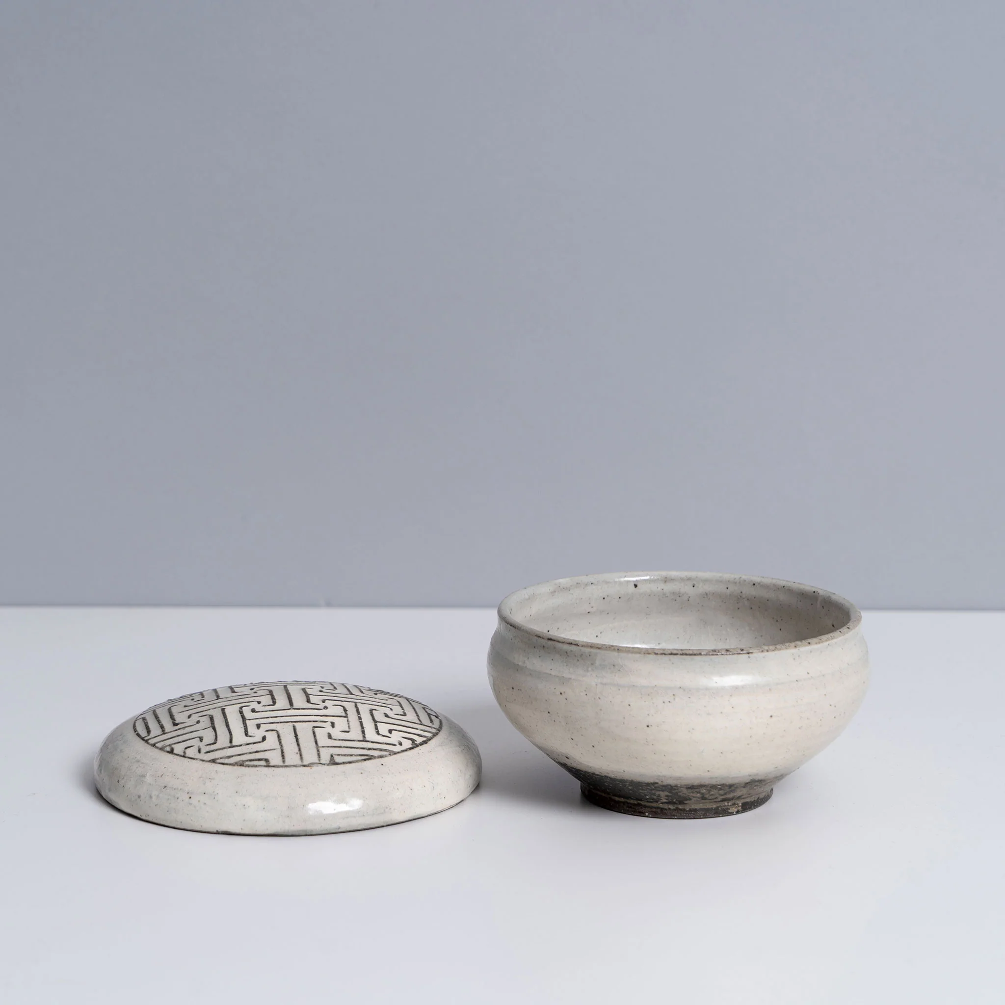 Soup Bowl with Patterned Lid - Image 6