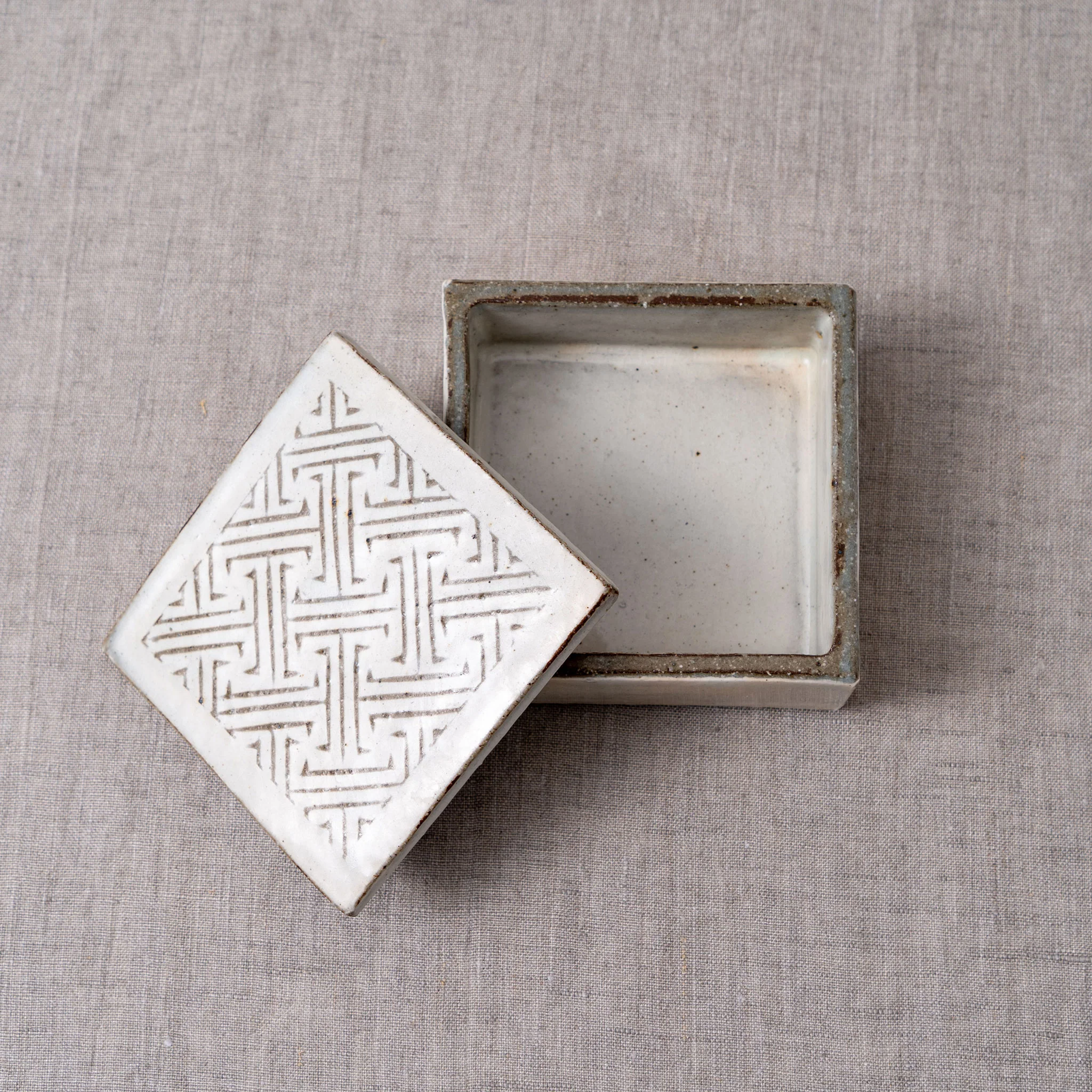 Square Box with Patterned Lid - Image 8